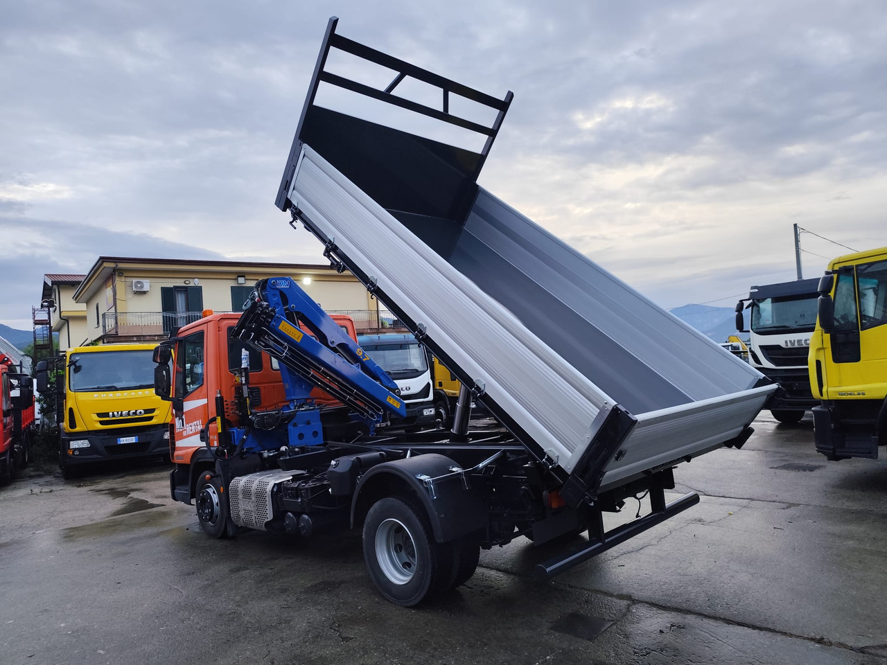 IVECO EUROCARGO 120-90L - شاحنة كرين: صورة 3 IVECO EUROCARGO 120-90L - شاحنة كرين: صورة 3
