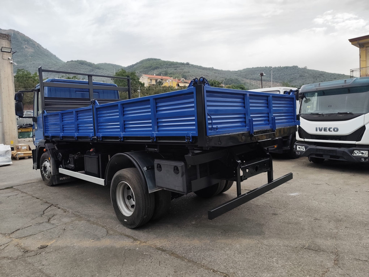 IVECO EUROCARGO 140E25 - شاحنة قلاب: صورة 5 IVECO EUROCARGO 140E25 - شاحنة قلاب: صورة 5