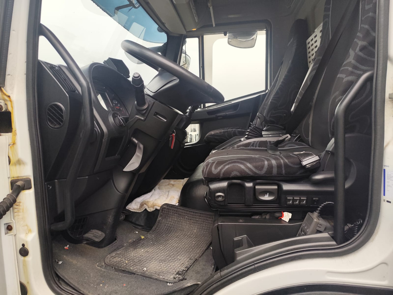 IVECO EUROCARGO 160-280 - شاحنة بهيكل معدني للمقصورة, شاحنة كرين: صورة 5 IVECO EUROCARGO 160-280 - شاحنة بهيكل معدني للمقصورة, شاحنة كرين: صورة 5