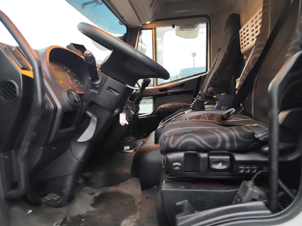 IVECO EUROCARGO 160-280 - شاحنة كرين: صورة 5 IVECO EUROCARGO 160-280 - شاحنة كرين: صورة 5