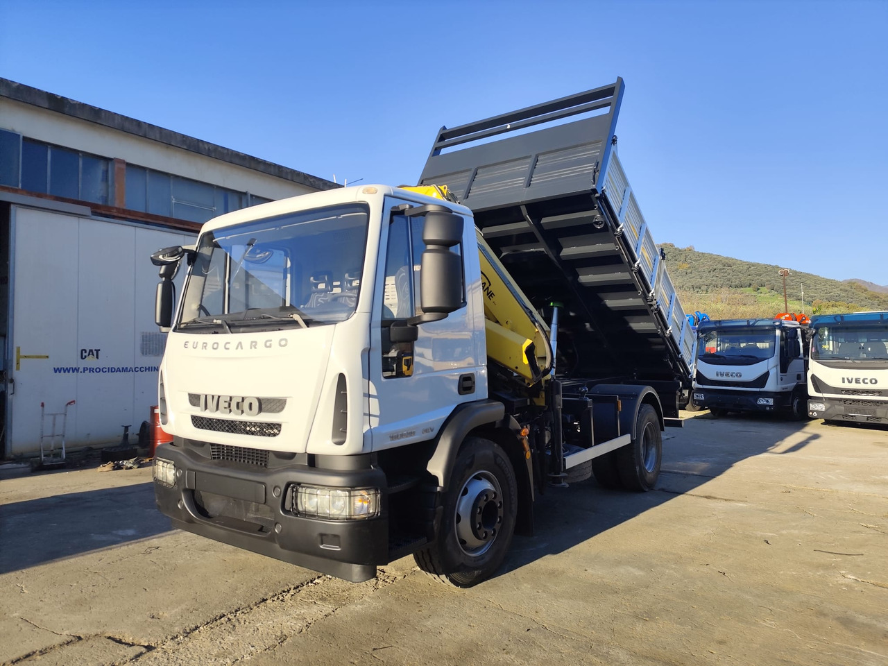 IVECO EUROCARGO 160E28K - شاحنة كرين: صورة 1 IVECO EUROCARGO 160E28K - شاحنة كرين: صورة 1