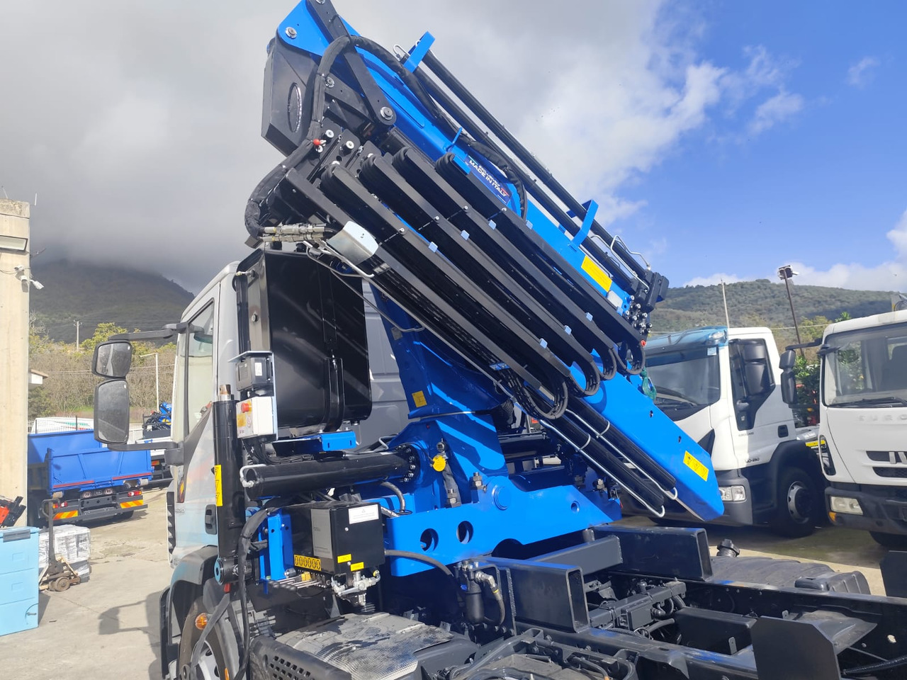 IVECO EUROCARGO 180-250 - شاحنة كرين, شاحنة كرين: صورة 5 IVECO EUROCARGO 180-250 - شاحنة كرين, شاحنة كرين: صورة 5