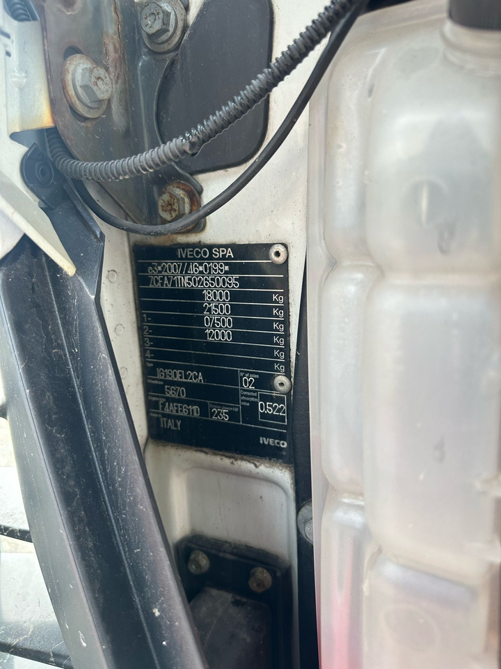 IVECO EUROCARGO 180-320 - شاحنة بهيكل معدني للمقصورة: صورة 3 IVECO EUROCARGO 180-320 - شاحنة بهيكل معدني للمقصورة: صورة 3