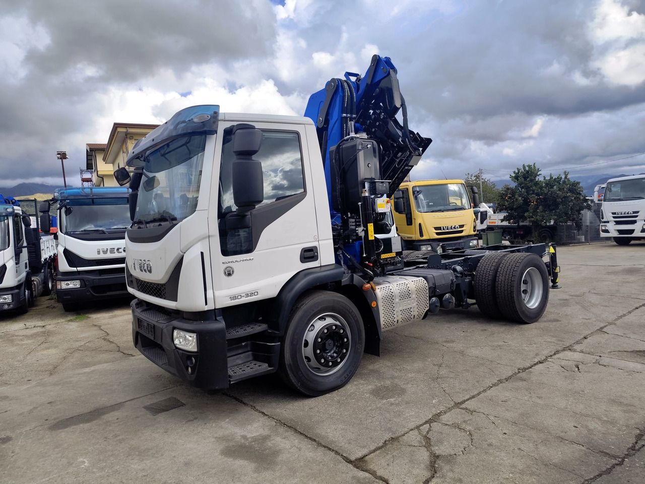 IVECO EUROCARGO 180-320 - شاحنة قلاب, شاحنة كرين: صورة 3 IVECO EUROCARGO 180-320 - شاحنة قلاب, شاحنة كرين: صورة 3