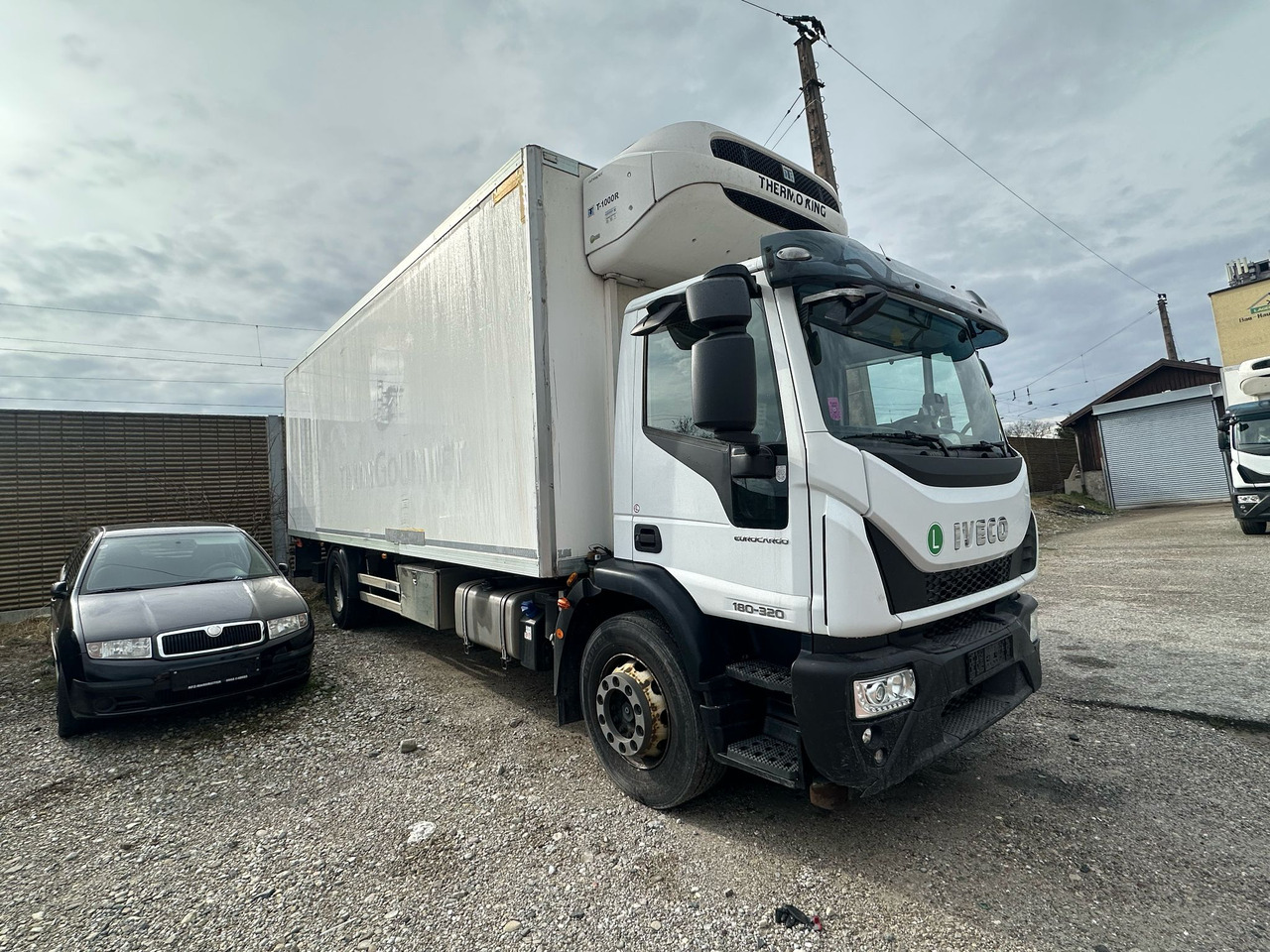IVECO EUROCARGO 180-320 - شاحنة بهيكل معدني للمقصورة: صورة 5 IVECO EUROCARGO 180-320 - شاحنة بهيكل معدني للمقصورة: صورة 5
