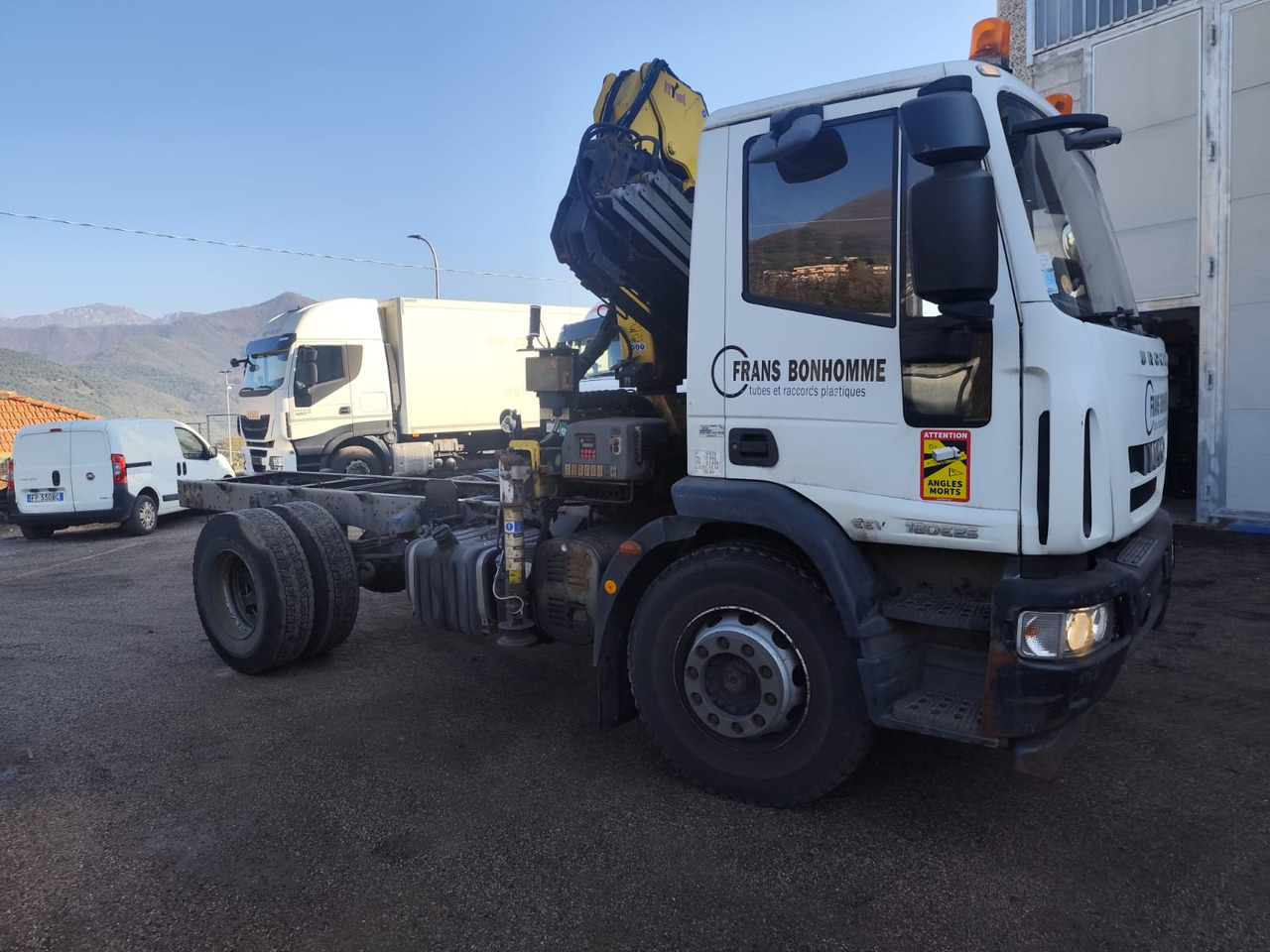 IVECO EUROCARGO 180E25 - شاحنة كرين, شاحنة كرين: صورة 3 IVECO EUROCARGO 180E25 - شاحنة كرين, شاحنة كرين: صورة 3