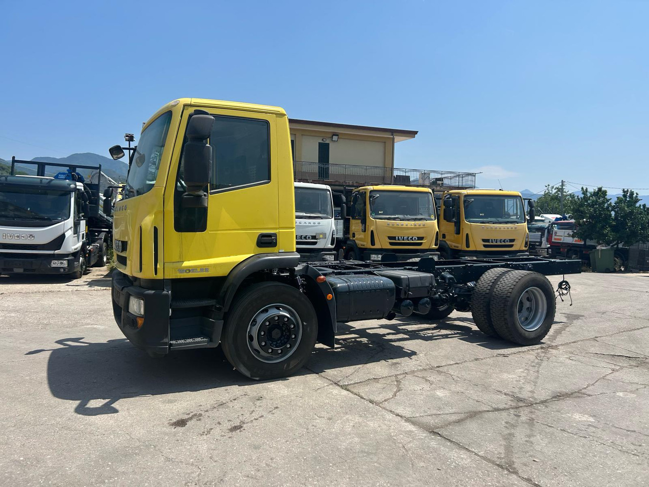IVECO EUROCARGO 190EL25 - شاحنة بهيكل معدني للمقصورة: صورة 3 IVECO EUROCARGO 190EL25 - شاحنة بهيكل معدني للمقصورة: صورة 3