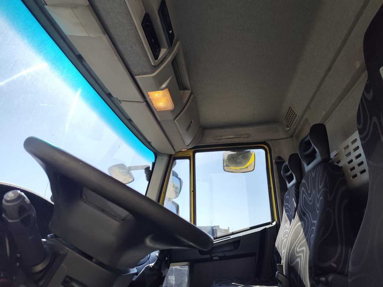 IVECO EUROCARGO 190EL25 - شاحنة بهيكل معدني للمقصورة: صورة 5 IVECO EUROCARGO 190EL25 - شاحنة بهيكل معدني للمقصورة: صورة 5