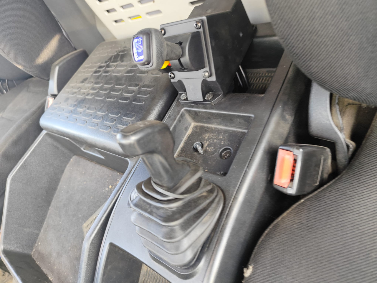 IVECO EUROCARGO 75-160 - شاحنة كرين: صورة 5 IVECO EUROCARGO 75-160 - شاحنة كرين: صورة 5