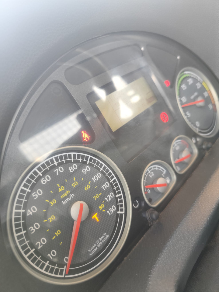 IVECO EUROCARGO 75E18 - شاحنة قلاب: صورة 5 IVECO EUROCARGO 75E18 - شاحنة قلاب: صورة 5