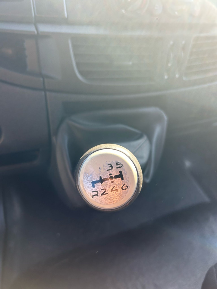 IVECO EUROCARGO 80-190 - شاحنة بهيكل معدني للمقصورة: صورة 5 IVECO EUROCARGO 80-190 - شاحنة بهيكل معدني للمقصورة: صورة 5