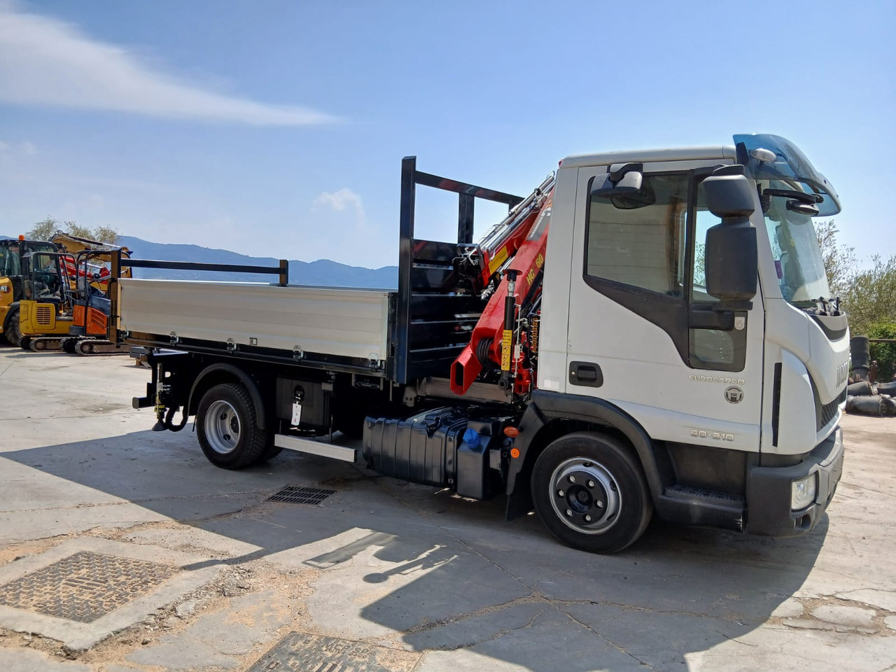 شاحنة كرين, شاحنة قلاب IVECO EUROCARGO 80-210: صورة 17