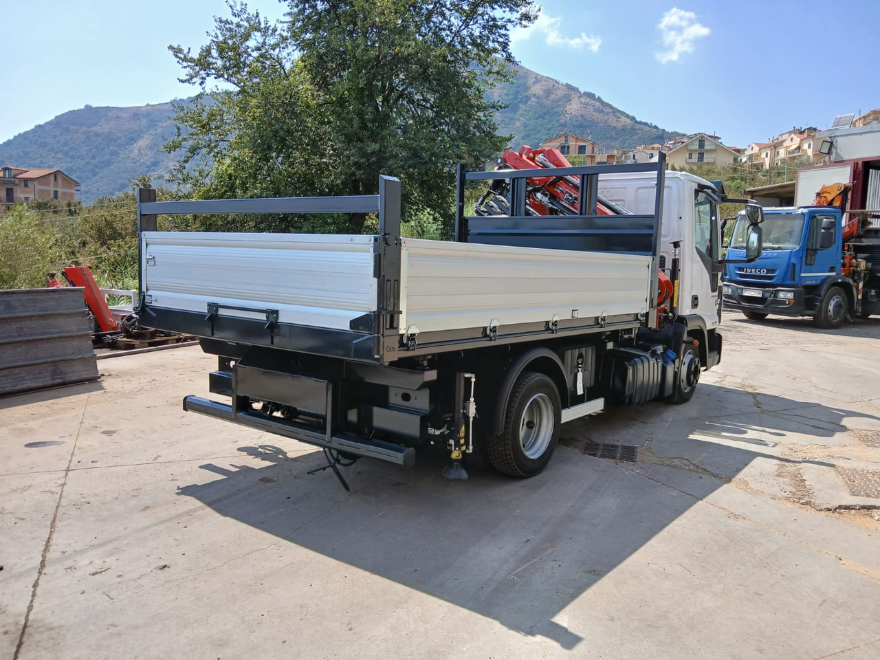 شاحنة كرين, شاحنة قلاب IVECO EUROCARGO 80-210: صورة 19