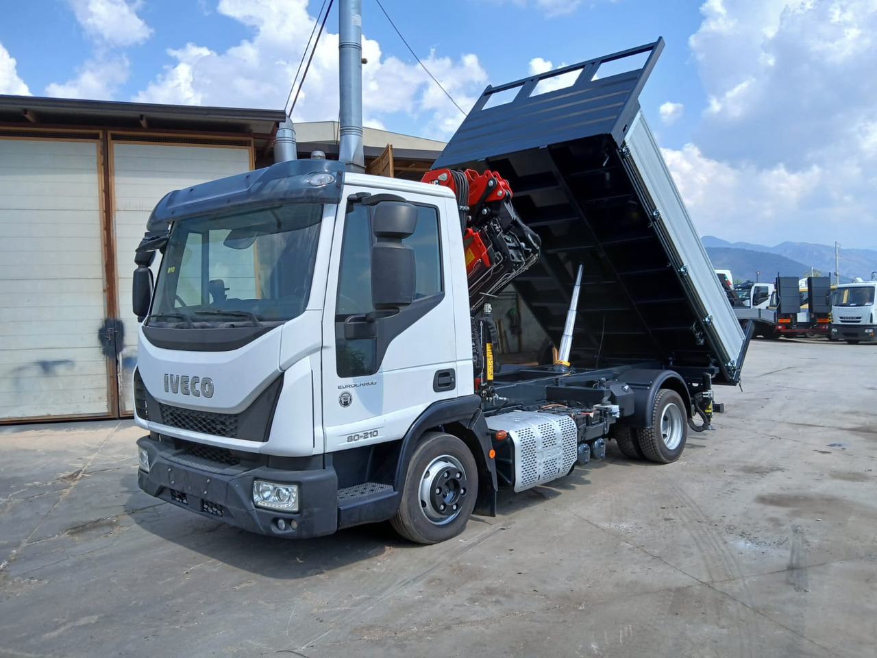IVECO EUROCARGO 80-210 - شاحنة كرين: صورة 1 IVECO EUROCARGO 80-210 - شاحنة كرين: صورة 1