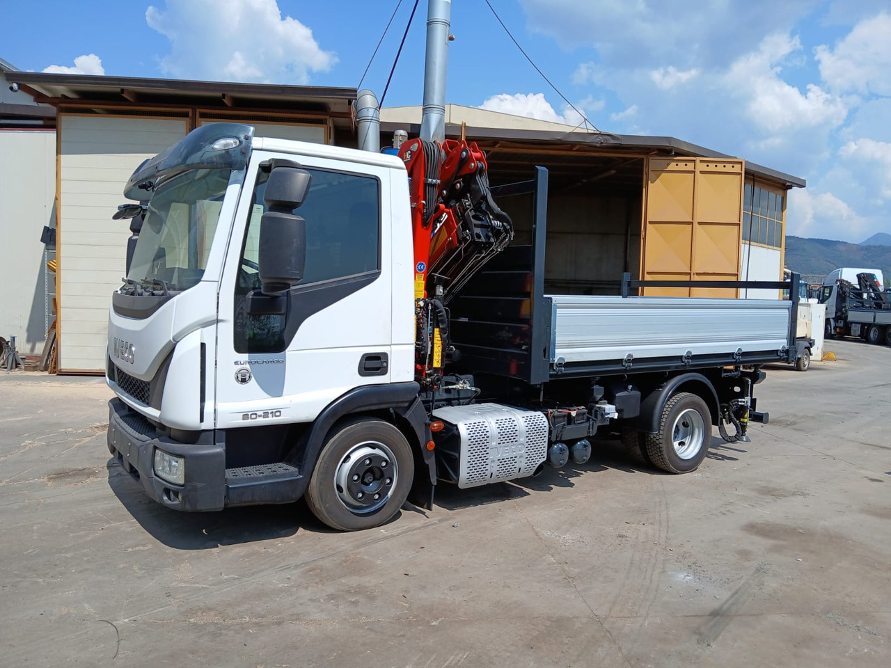 شاحنة كرين, شاحنة قلاب IVECO EUROCARGO 80-210: صورة 11