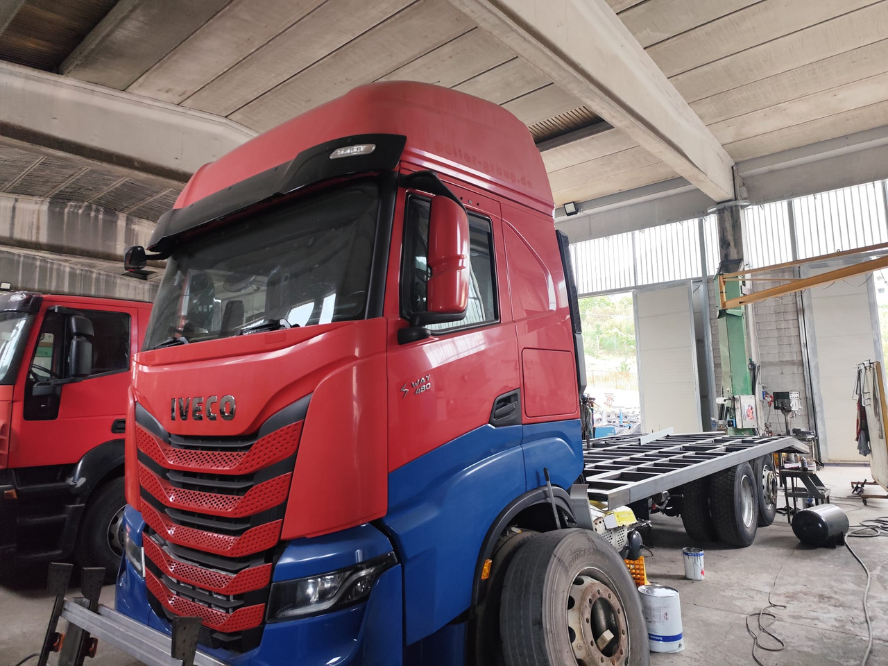 IVECO S-WAY AS260S48 Y - شاحنات مسطحة: صورة 5 IVECO S-WAY AS260S48 Y - شاحنات مسطحة: صورة 5