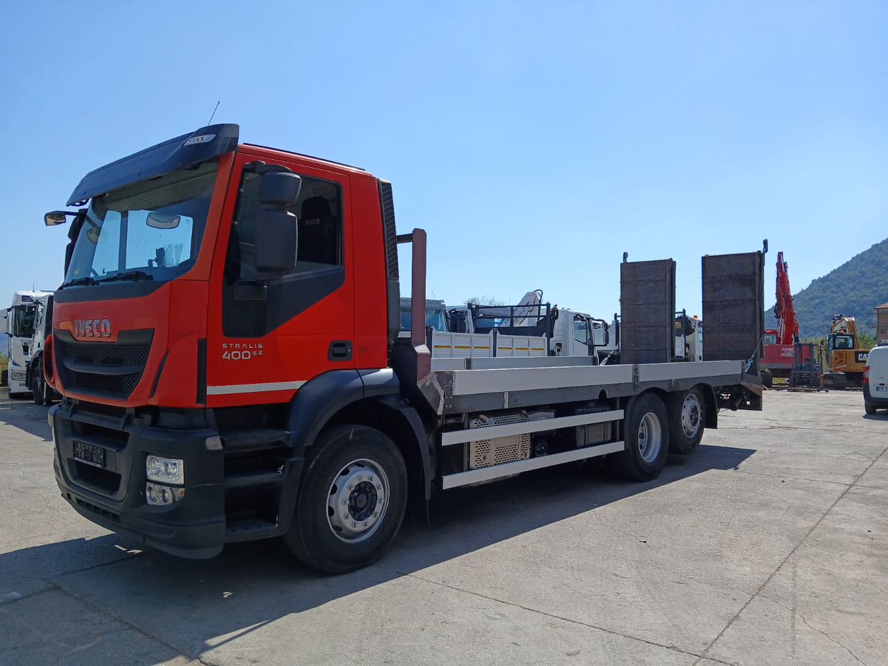 IVECO STRALIS 260S40 - شاحنات مسطحة: صورة 3 IVECO STRALIS 260S40 - شاحنات مسطحة: صورة 3