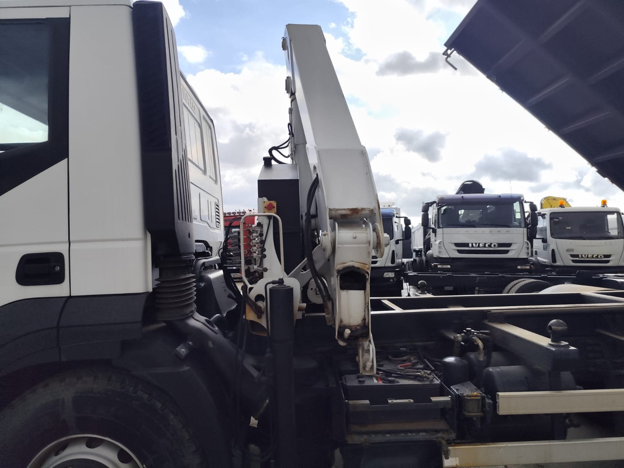 IVECO STRALIS AD 190S31P - شاحنة كرين: صورة 2 IVECO STRALIS AD 190S31P - شاحنة كرين: صورة 2