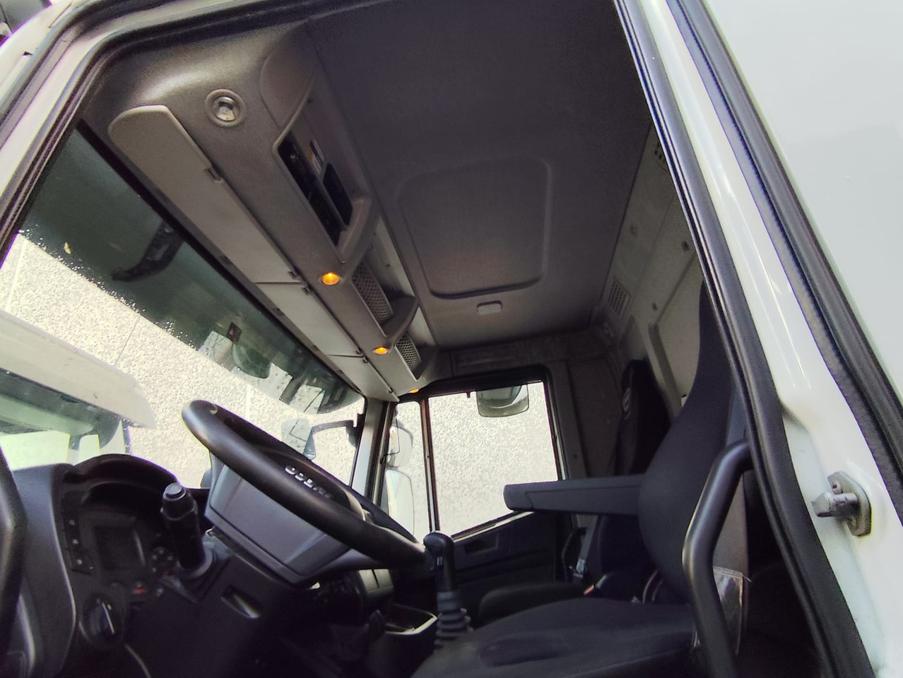 IVECO STRALIS AD 260S31 XP - شاحنة بهيكل معدني للمقصورة: صورة 3 IVECO STRALIS AD 260S31 XP - شاحنة بهيكل معدني للمقصورة: صورة 3