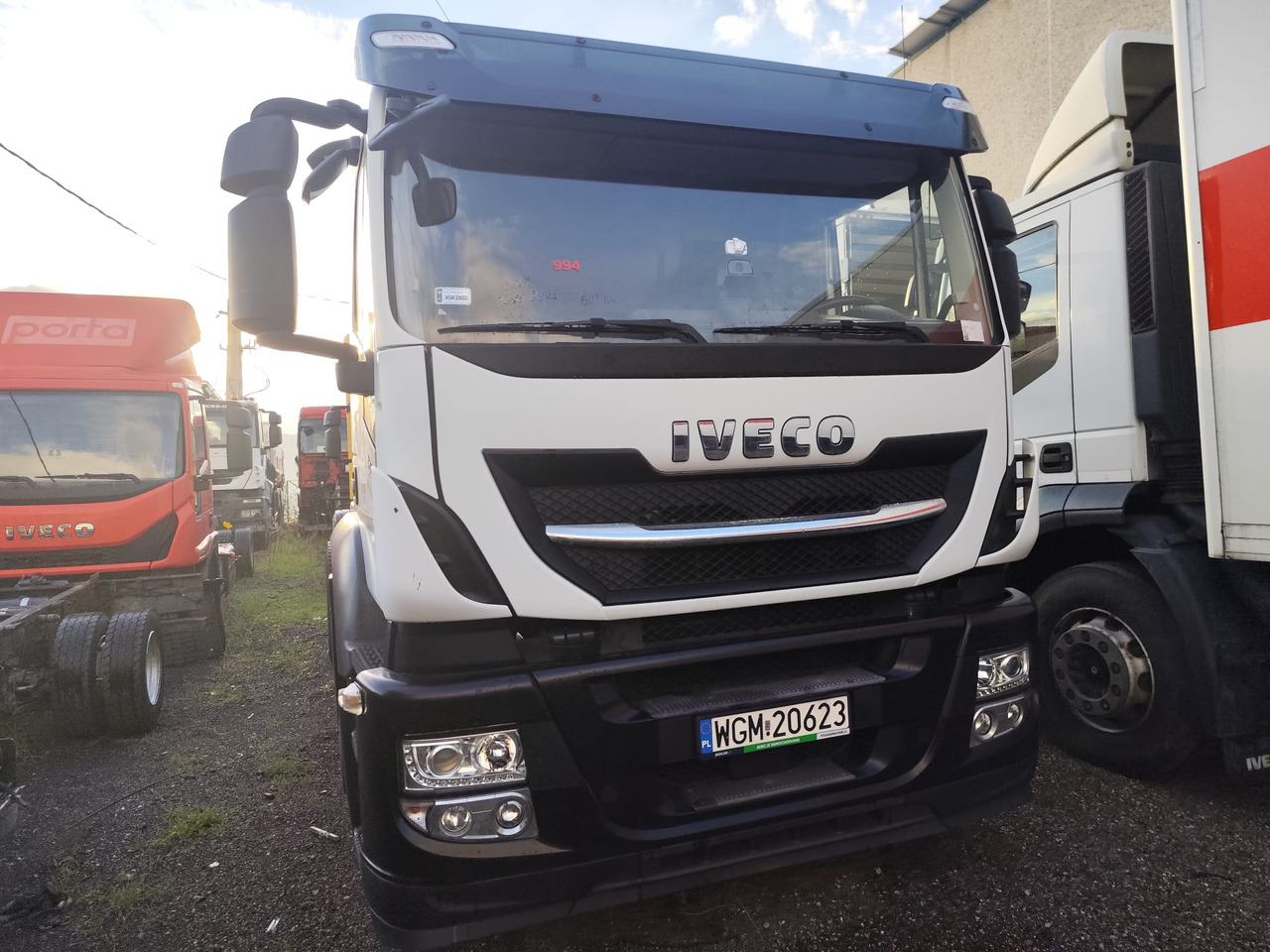 IVECO STRALIS AD 260S31 XP - شاحنة بهيكل معدني للمقصورة: صورة 4 IVECO STRALIS AD 260S31 XP - شاحنة بهيكل معدني للمقصورة: صورة 4