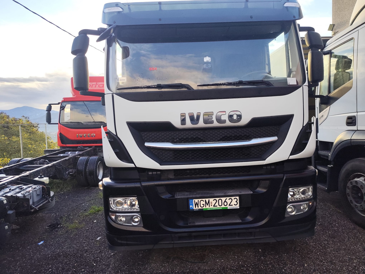 IVECO STRALIS AD 260S31 XP - شاحنة بهيكل معدني للمقصورة: صورة 3 IVECO STRALIS AD 260S31 XP - شاحنة بهيكل معدني للمقصورة: صورة 3