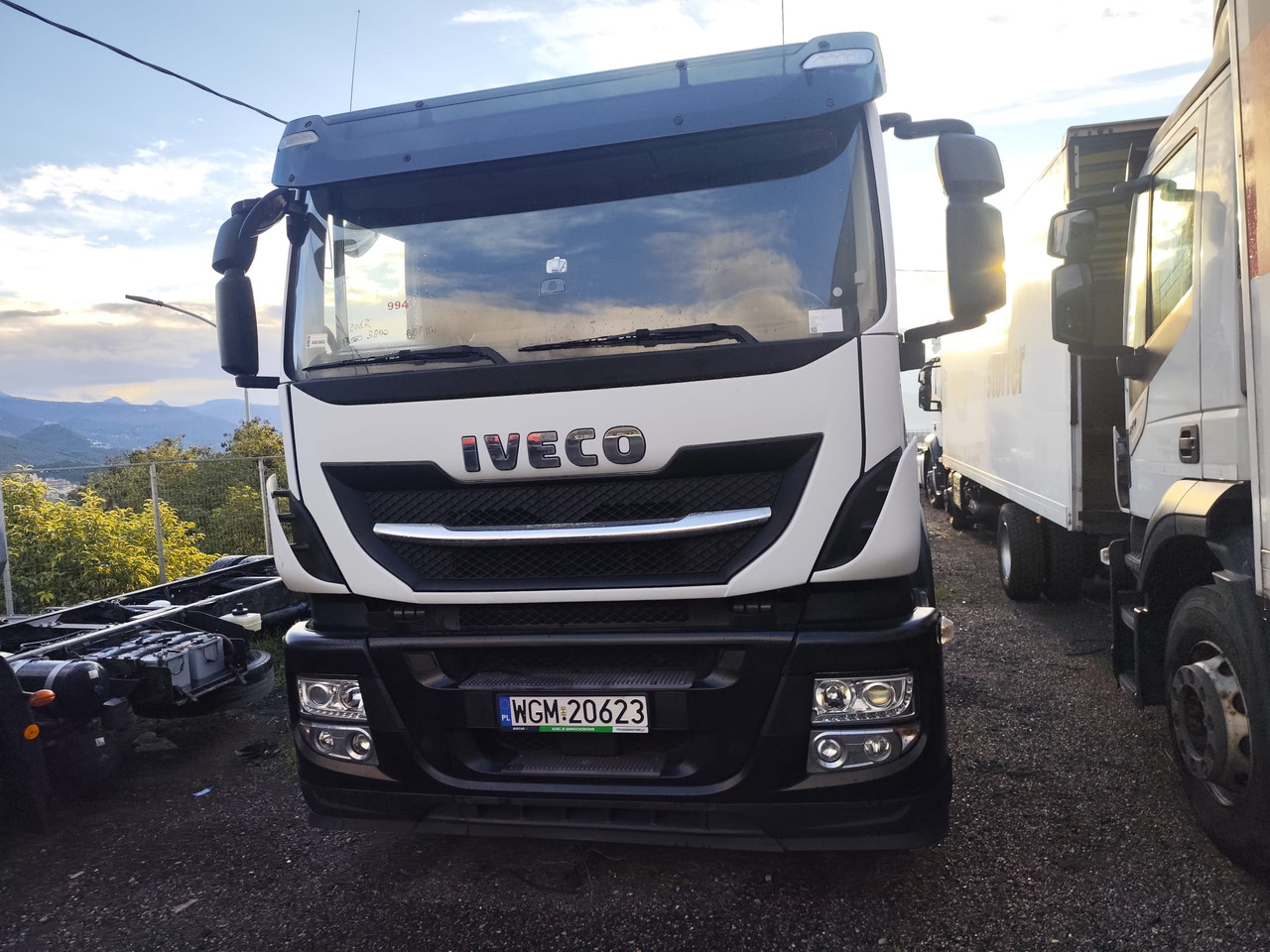 IVECO STRALIS AD 260S31 XP - شاحنة بهيكل معدني للمقصورة: صورة 2 IVECO STRALIS AD 260S31 XP - شاحنة بهيكل معدني للمقصورة: صورة 2