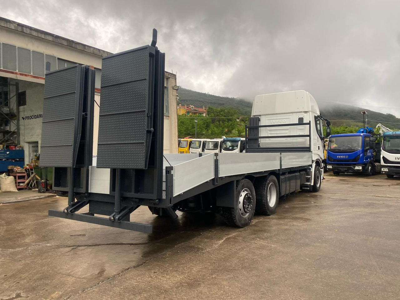 شاحنات مسطحة IVECO STRALIS AS 260S46: صورة 19