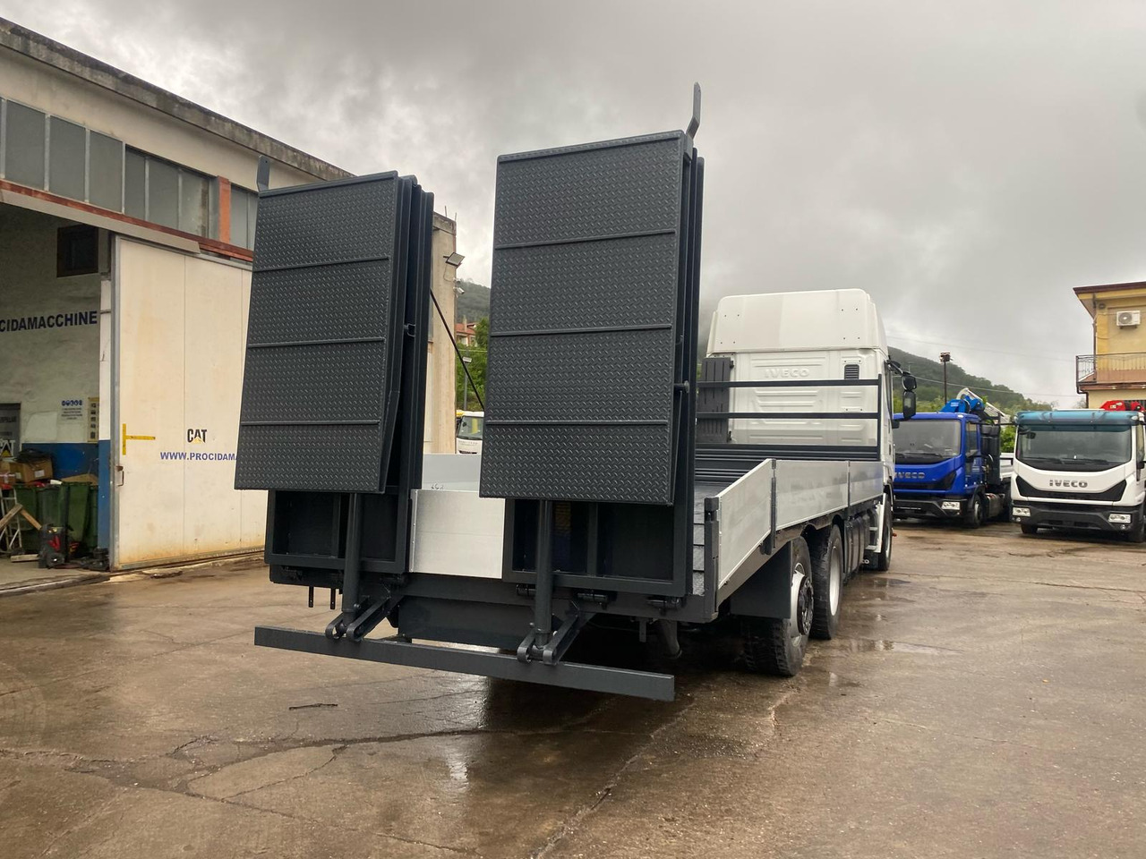 شاحنات مسطحة IVECO STRALIS AS 260S46: صورة 27