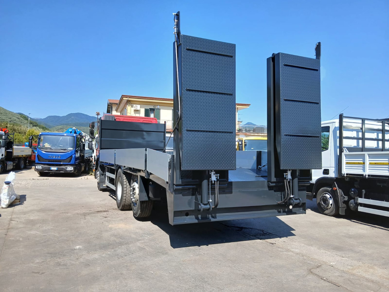 شاحنات مسطحة IVECO STRALIS CUBE 260S31: صورة 12 شاحنات مسطحة IVECO STRALIS CUBE 260S31: صورة 12