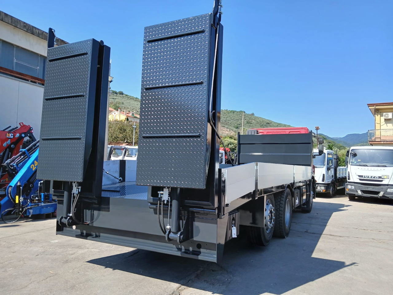 شاحنات مسطحة IVECO STRALIS CUBE 260S31: صورة 11 شاحنات مسطحة IVECO STRALIS CUBE 260S31: صورة 11