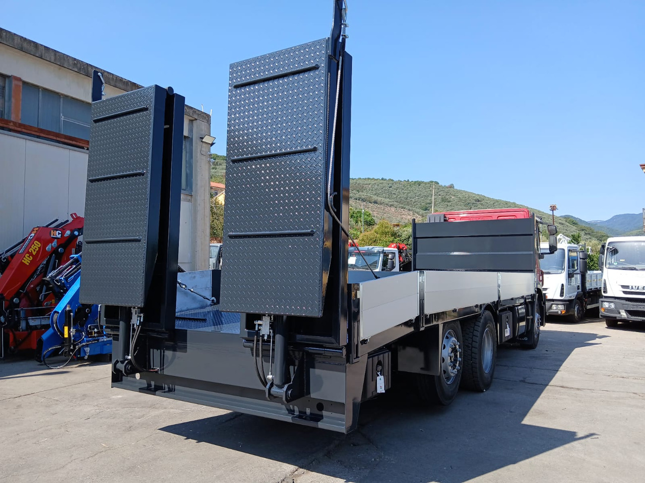 شاحنات مسطحة IVECO STRALIS CUBE 260S31: صورة 18 شاحنات مسطحة IVECO STRALIS CUBE 260S31: صورة 18
