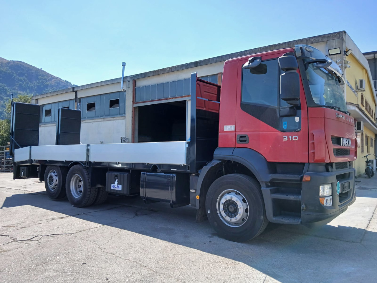 شاحنات مسطحة IVECO STRALIS CUBE 260S31: صورة 15 شاحنات مسطحة IVECO STRALIS CUBE 260S31: صورة 15