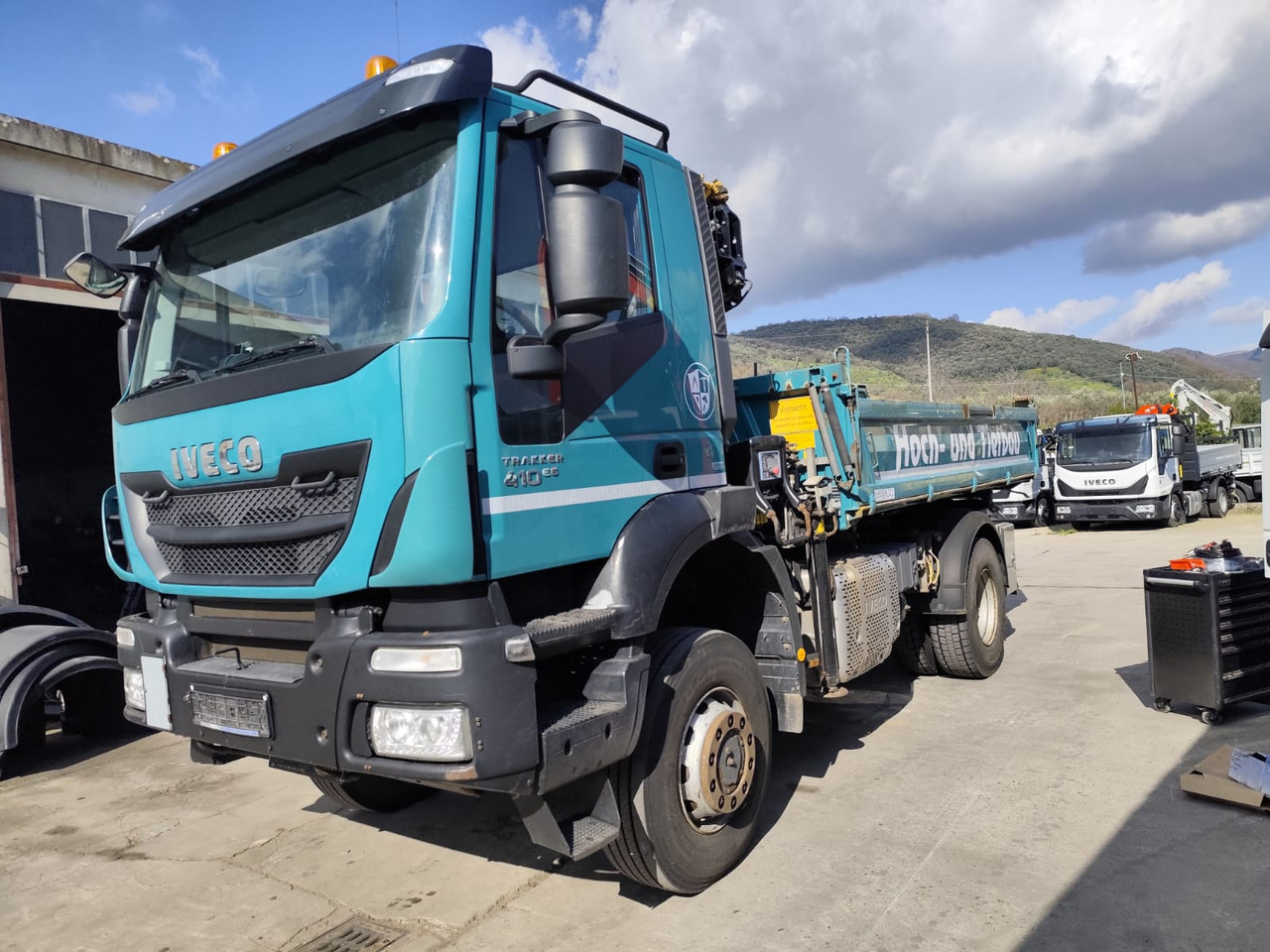 IVECO TRAKKER 190T41 - شاحنة كرين: صورة 1 IVECO TRAKKER 190T41 - شاحنة كرين: صورة 1