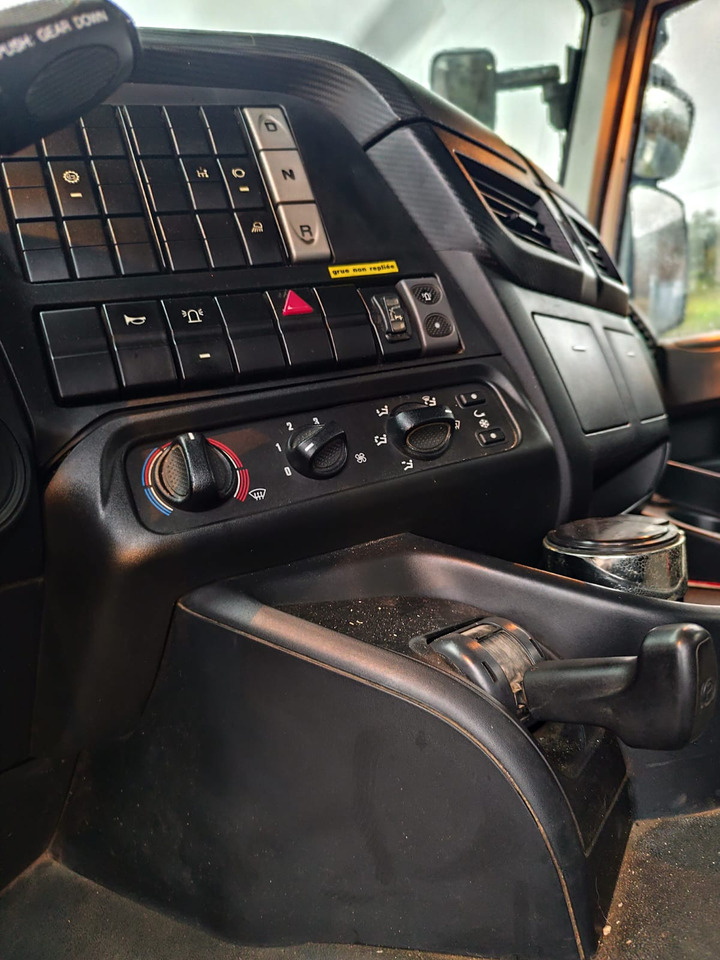 IVECO TRAKKER 260T36 - شاحنة كرين: صورة 3 IVECO TRAKKER 260T36 - شاحنة كرين: صورة 3