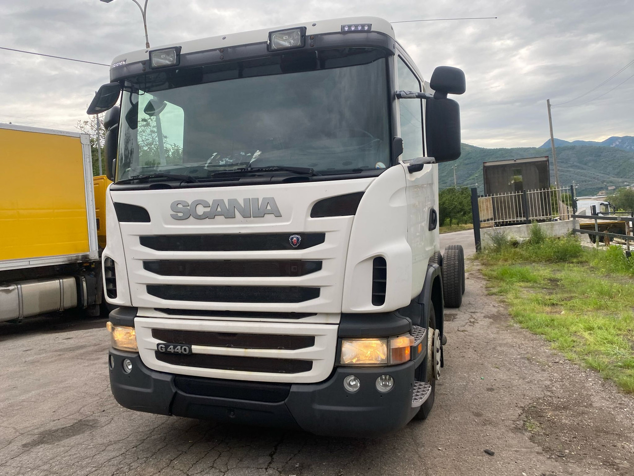 SCANIA G440 - شاحنة بهيكل معدني للمقصورة: صورة 5 SCANIA G440 - شاحنة بهيكل معدني للمقصورة: صورة 5