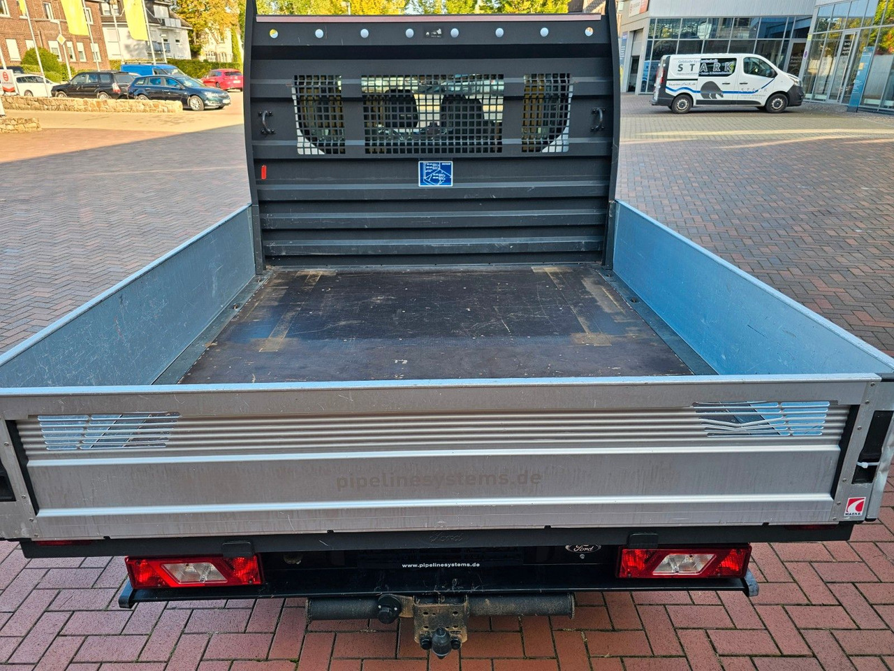 Ford Transit Pritsche 310 DoKa AHK Klima 7 Sitzer - شاحنة توصيل مفتوحة, الشاحنات الصغيرة كابينة مزدوجة: صورة 4 Ford Transit Pritsche 310 DoKa AHK Klima 7 Sitzer - شاحنة توصيل مفتوحة, الشاحنات الصغيرة كابينة مزدوجة: صورة 4