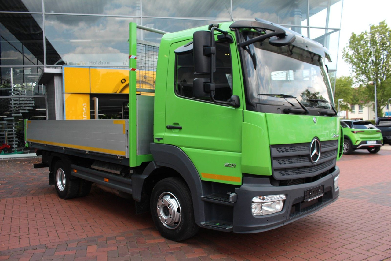 Mercedes-Benz Atego Pritsche 921 - شاحنات مسطحة: صورة 1 Mercedes-Benz Atego Pritsche 921 - شاحنات مسطحة: صورة 1