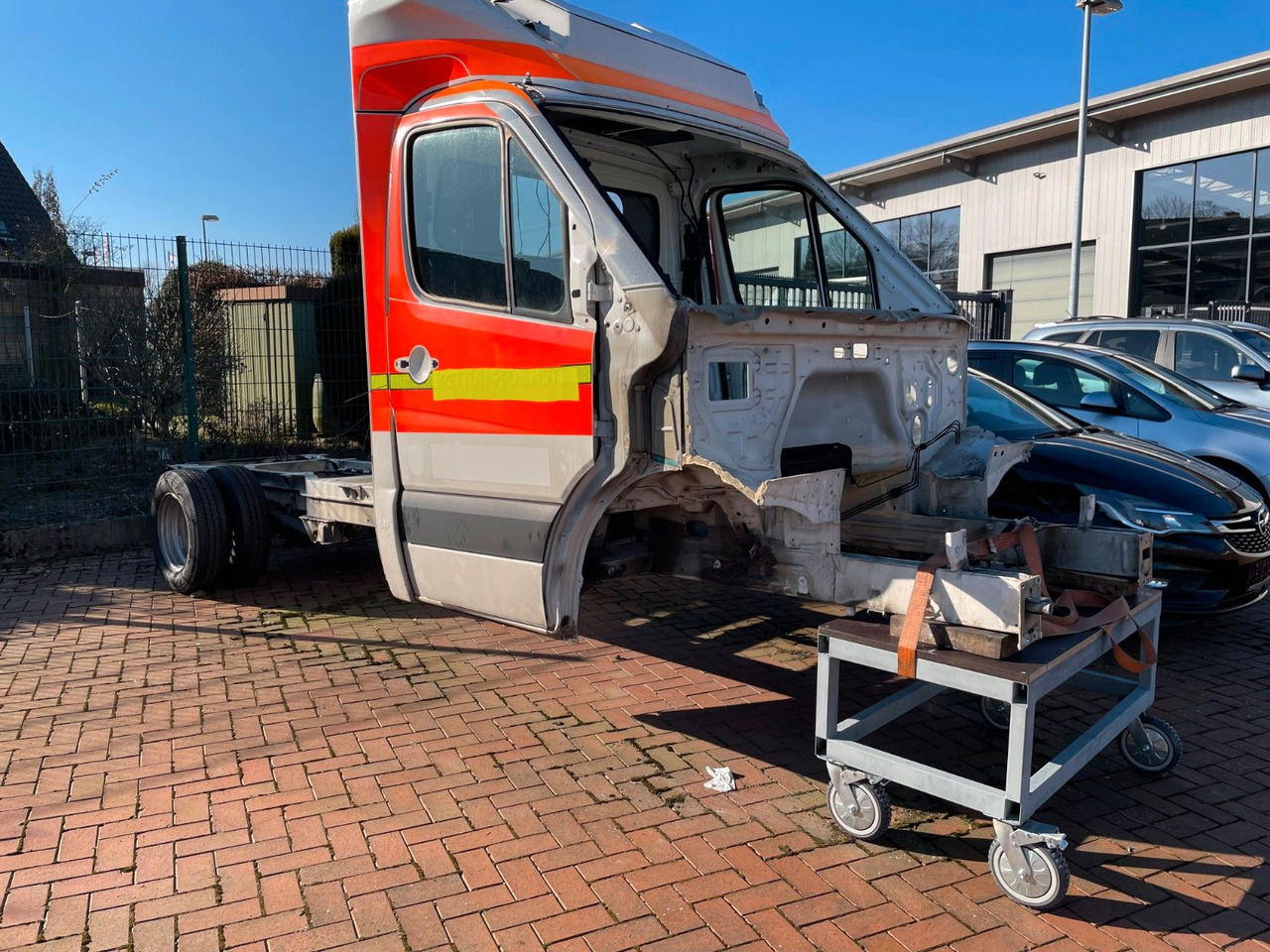 Mercedes-Benz Sprinter 519 CDI Fahrgestell - إطار هيكلي/ إطار معدني - شاحنة توصيل مغلقة: صورة 1 Mercedes-Benz Sprinter 519 CDI Fahrgestell - إطار هيكلي/ إطار معدني - شاحنة توصيل مغلقة: صورة 1