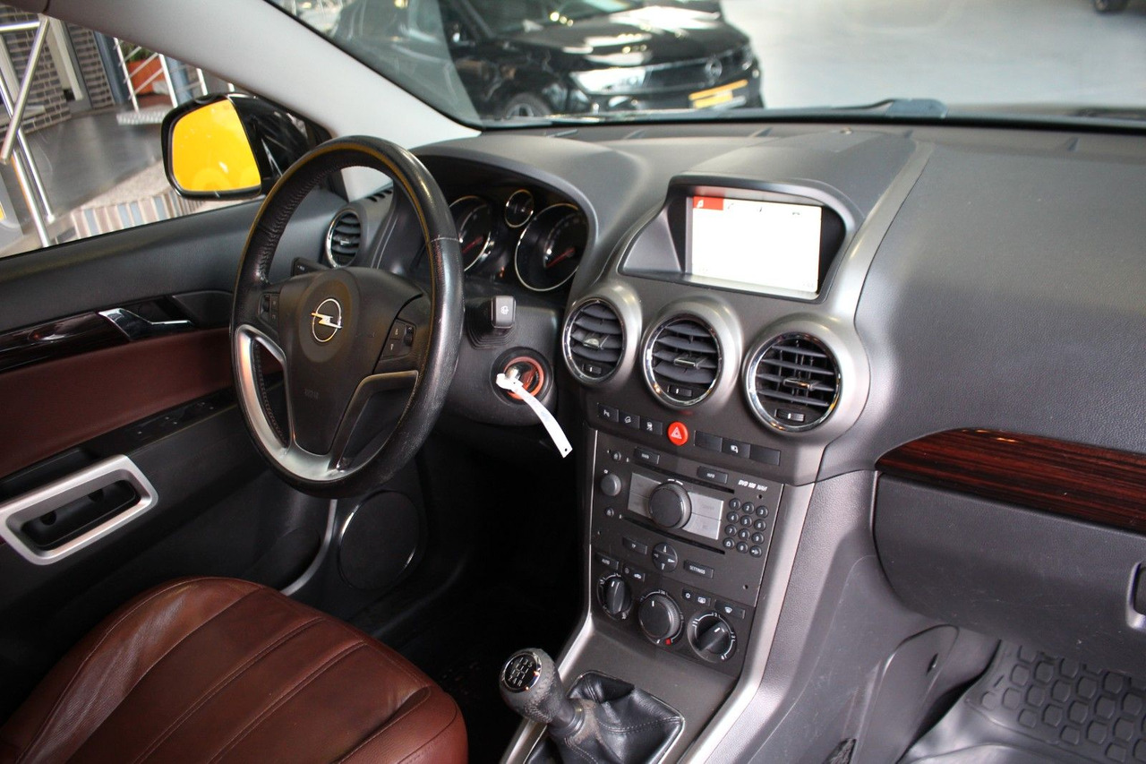 Opel Antara Cosmo 4x4 Navi AHK AT-Motor & Getriebe - سيارة دفع رباعي: صورة 5 Opel Antara Cosmo 4x4 Navi AHK AT-Motor & Getriebe - سيارة دفع رباعي: صورة 5