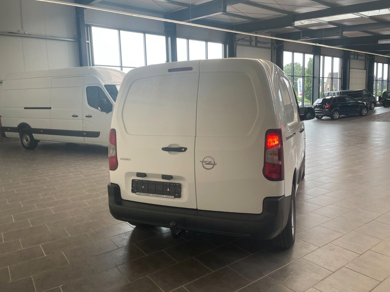 Opel Combo Cargo 3-Sitzer Klima Bluetooth PDC AHK - فان المدمجة: صورة 5 Opel Combo Cargo 3-Sitzer Klima Bluetooth PDC AHK - فان المدمجة: صورة 5