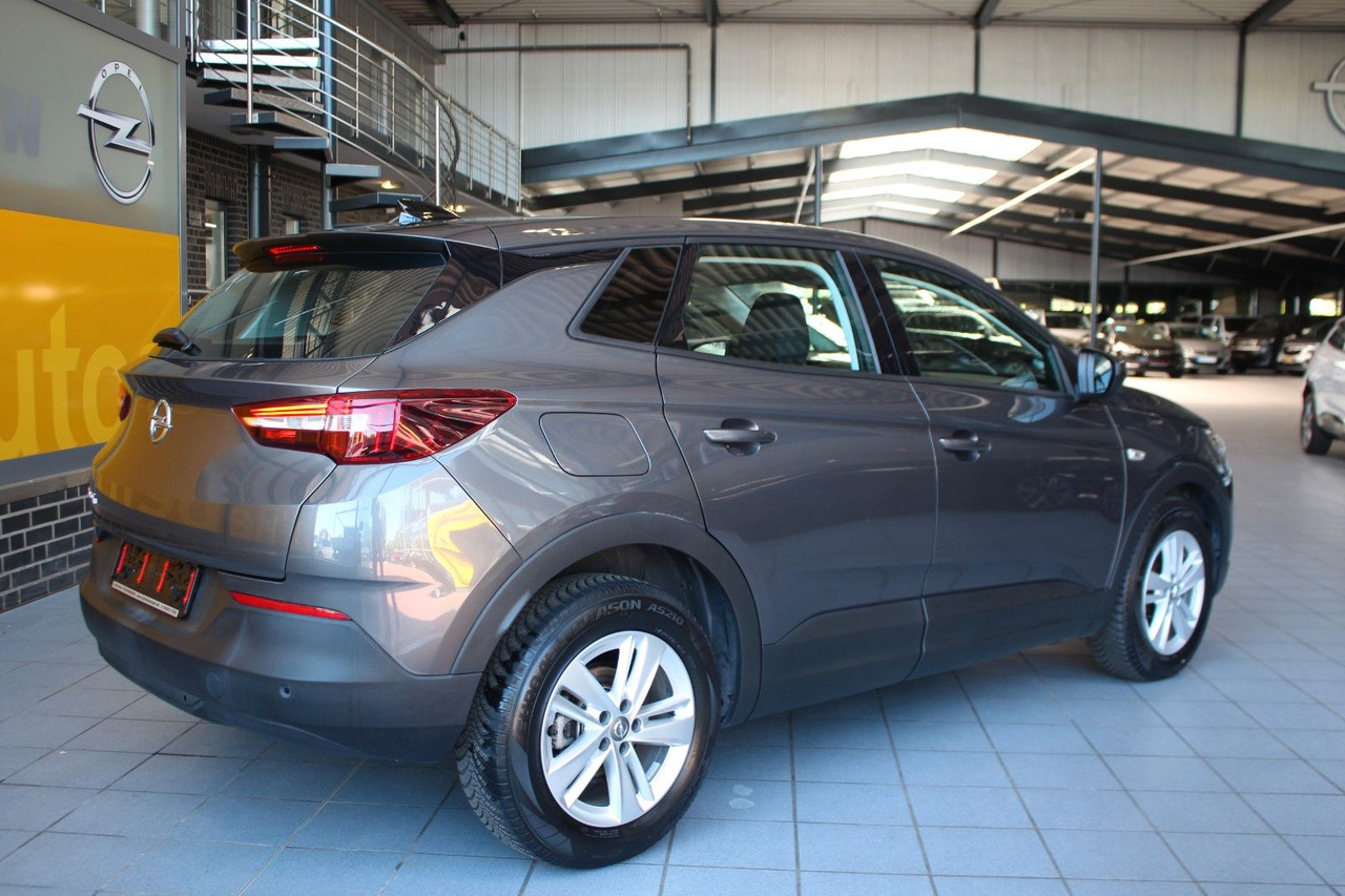 Opel Grandland Edition 1.2 Automatik Navi PDC v+h LED - سيارة دفع رباعي: صورة 5 Opel Grandland Edition 1.2 Automatik Navi PDC v+h LED - سيارة دفع رباعي: صورة 5