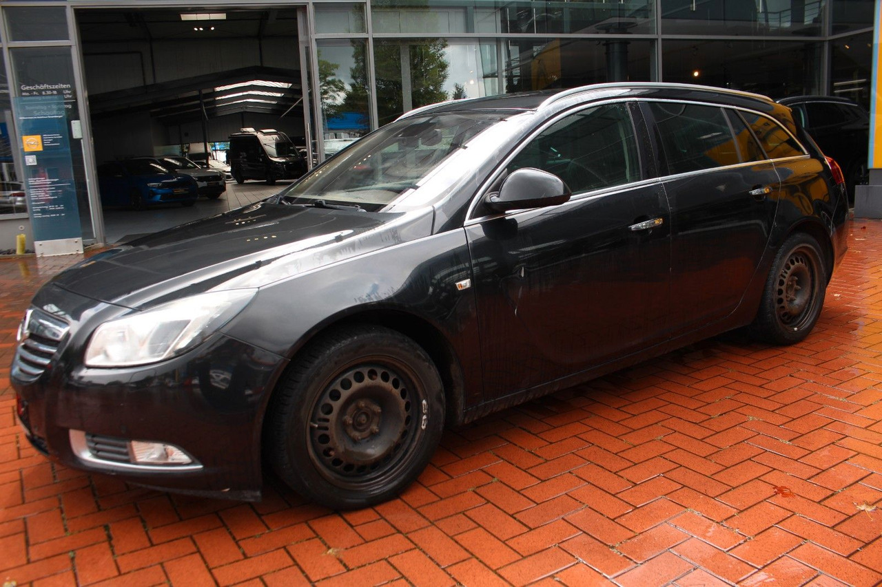 Opel Insignia A Sports Tourer Innovation - سيارة ستيشن: صورة 3 Opel Insignia A Sports Tourer Innovation - سيارة ستيشن: صورة 3