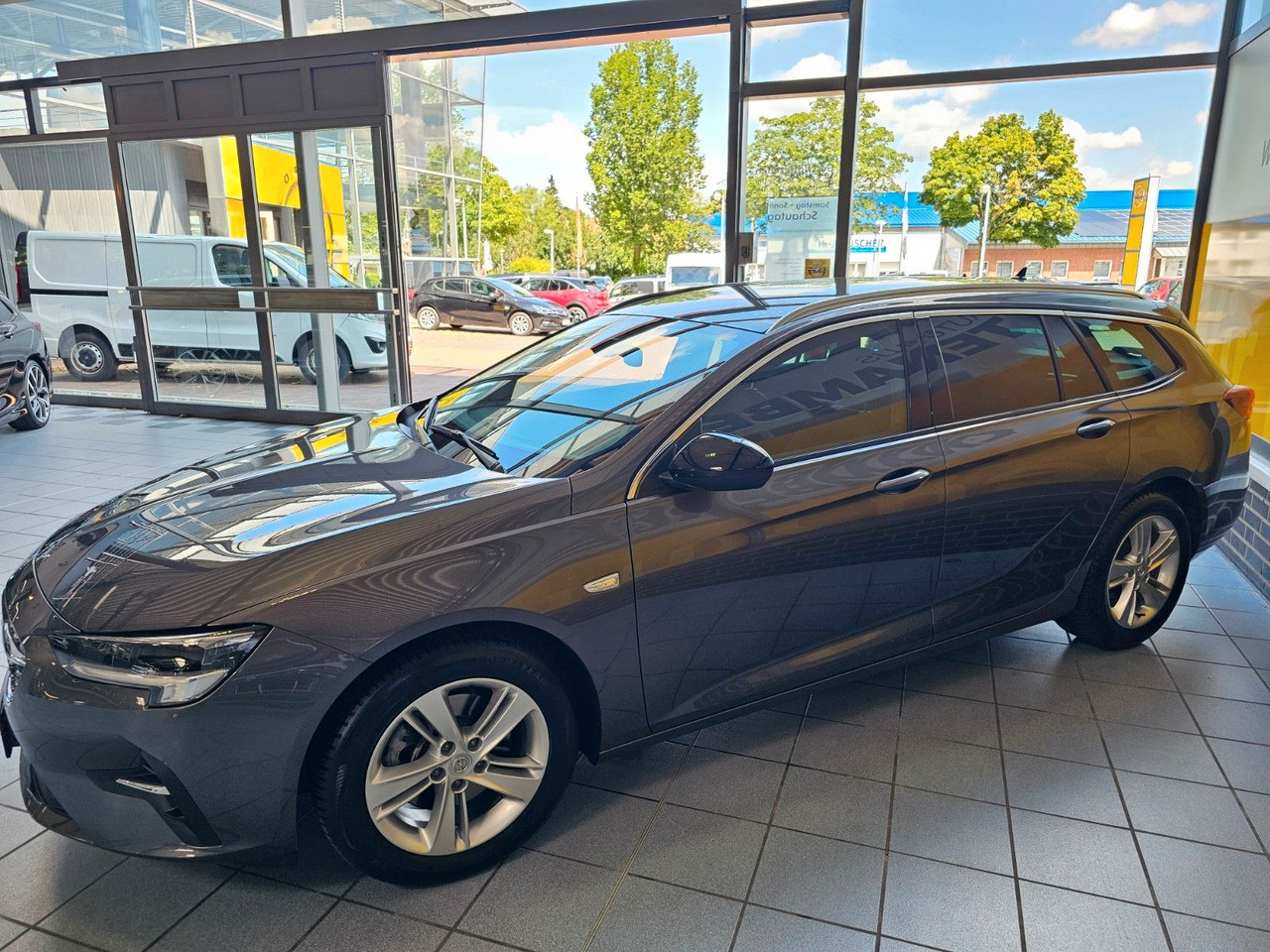 Opel Insignia B ST Business IntelliLux LED Tot Winkel - سيارة ستيشن: صورة 3 Opel Insignia B ST Business IntelliLux LED Tot Winkel - سيارة ستيشن: صورة 3