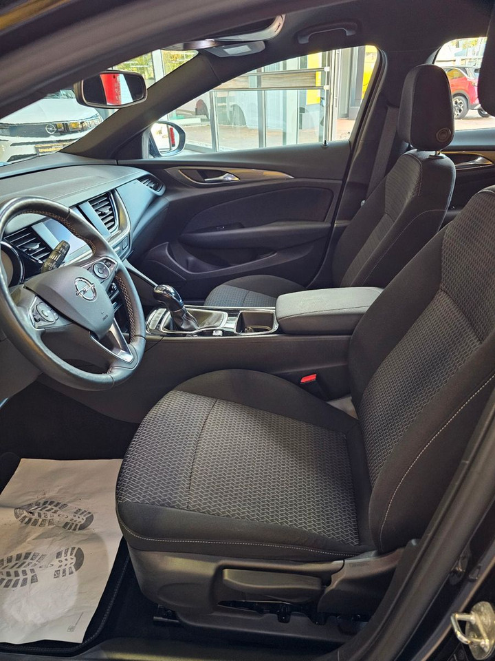 Opel Insignia B ST SHZ LHzg Carplay PDC Spurassistent - سيارة ستيشن: صورة 5 Opel Insignia B ST SHZ LHzg Carplay PDC Spurassistent - سيارة ستيشن: صورة 5