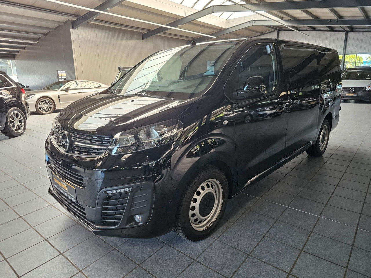 Opel Vivaro Kasten FlexSpace L DoKa Navi CarPlay DAB - فان المدمجة, الشاحنات الصغيرة كابينة مزدوجة: صورة 1 Opel Vivaro Kasten FlexSpace L DoKa Navi CarPlay DAB - فان المدمجة, الشاحنات الصغيرة كابينة مزدوجة: صورة 1