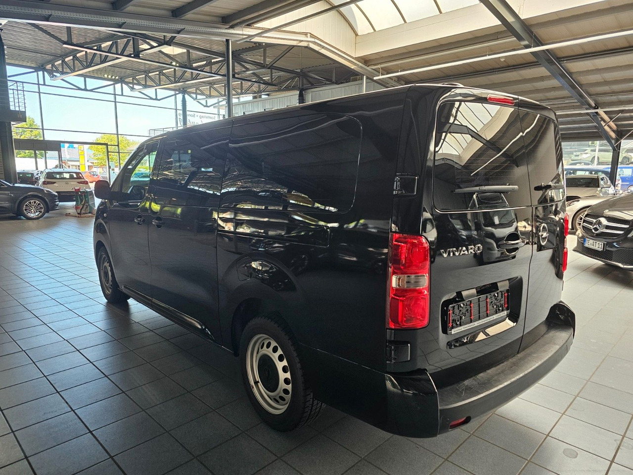 Opel Vivaro Kasten FlexSpace L DoKa Navi CarPlay DAB - فان المدمجة, الشاحنات الصغيرة كابينة مزدوجة: صورة 3 Opel Vivaro Kasten FlexSpace L DoKa Navi CarPlay DAB - فان المدمجة, الشاحنات الصغيرة كابينة مزدوجة: صورة 3