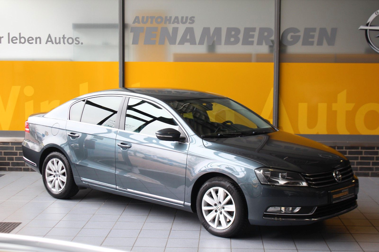 Volkswagen Passat Comfortline BlueMotion Navi PDC - سيدان: صورة 1 Volkswagen Passat Comfortline BlueMotion Navi PDC - سيدان: صورة 1