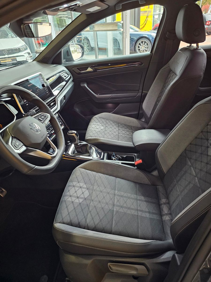 Volkswagen T-Roc R-Line eHeckklappe SHZ LED - سيارة دفع رباعي: صورة 5 Volkswagen T-Roc R-Line eHeckklappe SHZ LED - سيارة دفع رباعي: صورة 5