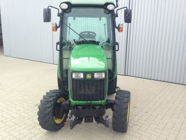 JOHN DEERE 3720 - جرار: صورة 1 JOHN DEERE 3720 - جرار: صورة 1