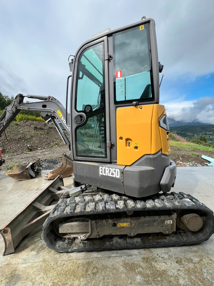 Volvo ECR25D - حفّار: صورة 3 Volvo ECR25D - حفّار: صورة 3